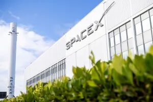 SpaceX compra licenças de espectro e avança para disputar mercado de celular nos EUA