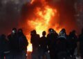 Tensões voltam a crescer; França contabiliza custos de protestos