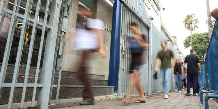 Termina neste domingo prazo escolher idioma da prova do Enem 2026