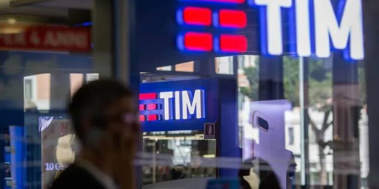 Tim abre programa de estágio no Rio para mulheres da área de Tecnologia