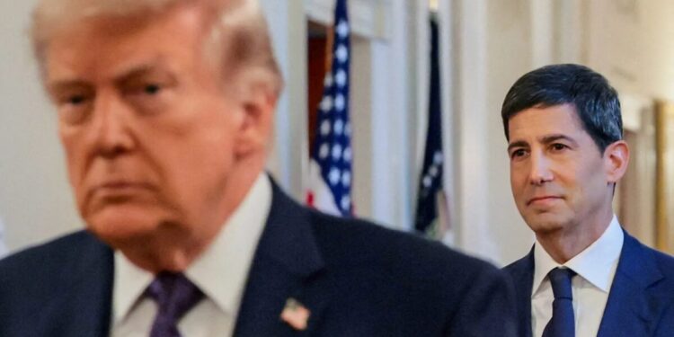 Trump volta a pedir juros menores nos EUA e diz que Warsh “só pode dar 1 voto” no Fed