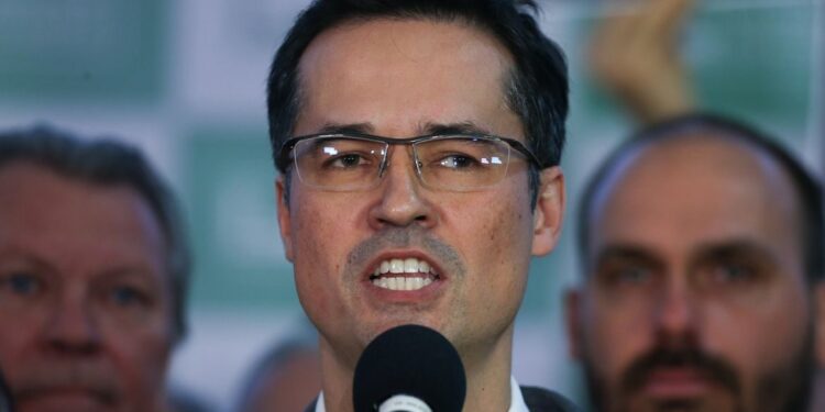 TSE julga validade da candidatura de Deltan ao Senado