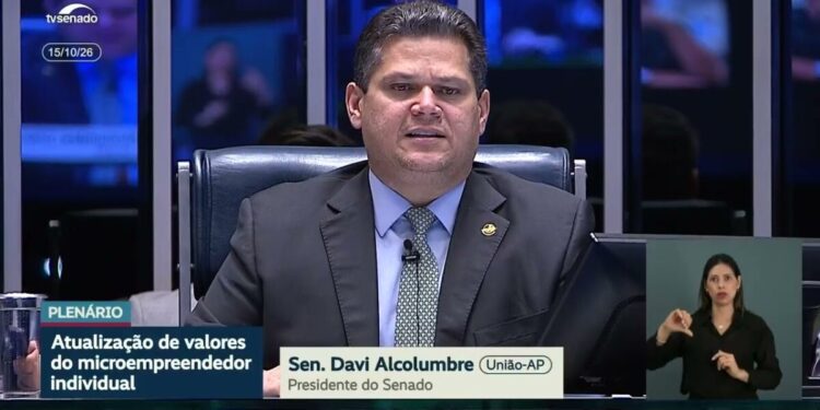 Vídeo: Davi anuncia para sexta a promulgação de PECs da 6x1 e dos agentes de saúde