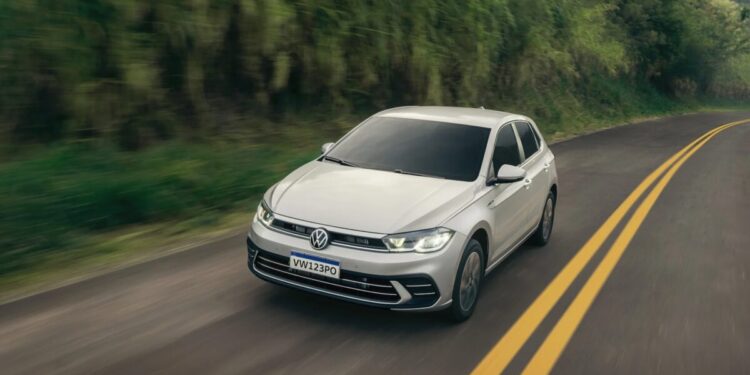 Volkswagen derruba preço e vende Polo top por valor de Dolphin Mini
