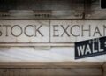 Wall Street tem ganhos semanais, com balanços e inflação prestes a serem divulgados